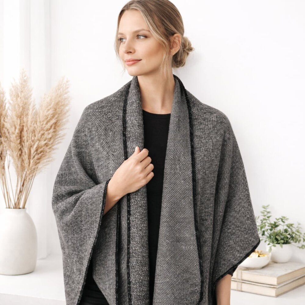MacAusland’s Woollen Mills Black Cream Heritage Wool Shawl Throw Cabincore EUC